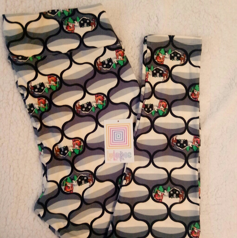 Lularoe leggings Christmas Scene buttery soft. TC2